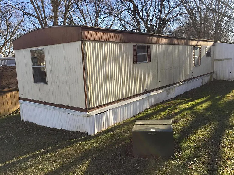 145 Marcia Dr — Photo 2