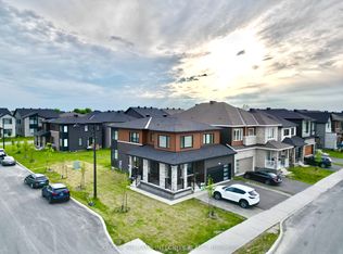 830 Crossgate St, Ottawa, ON K2J 7E5