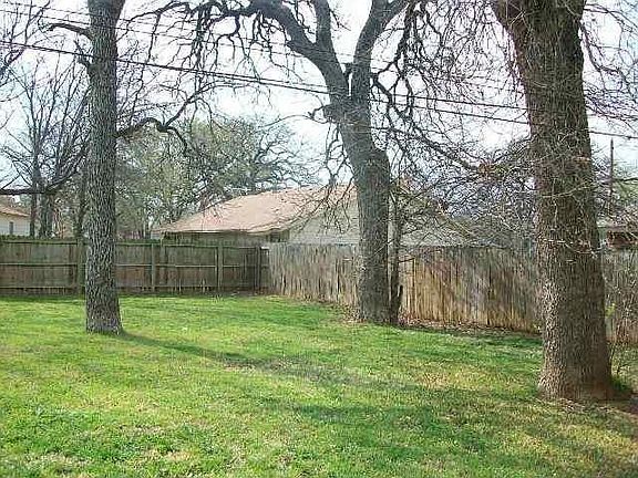 2nd image of 3207 Eastridge Dr