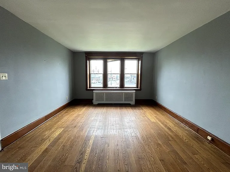 6370 Oxford Ave #B — Photo 3