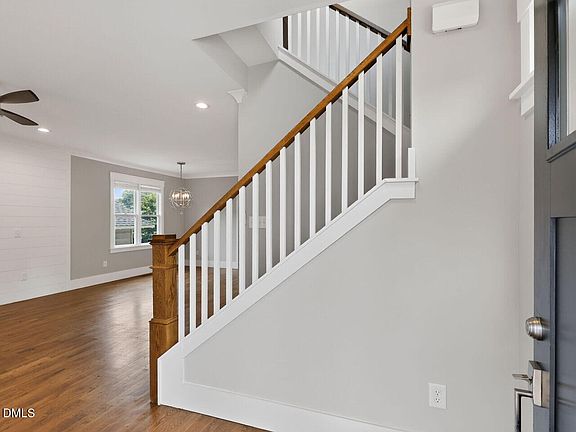 4th image of 324 Gray Ave
