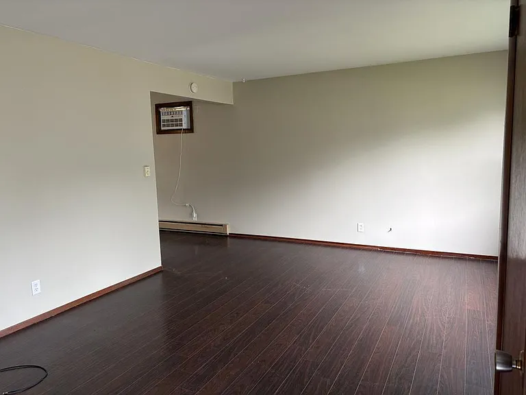 39 W Anchor Rd — Photo 2