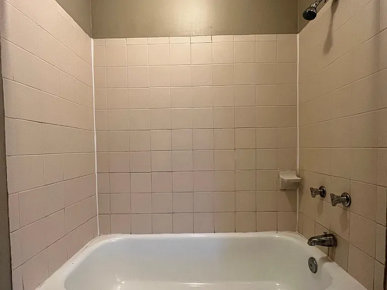 880 Wilson Avenue — Photo 10