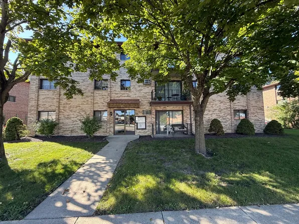 10912 Central Ave APT 203, Chicago Ridge, IL 60415