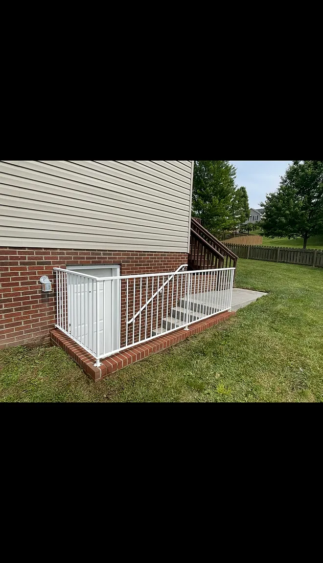 3 bed, 2.5 bath, 1893 sqft, $2,100 — Photo 3