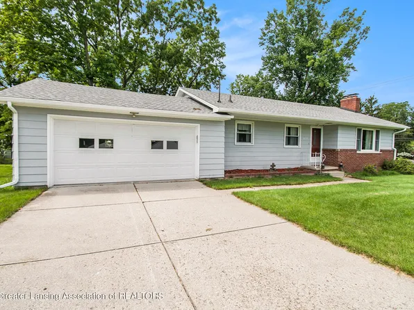 2710 Manley Dr, Lansing, MI 48910