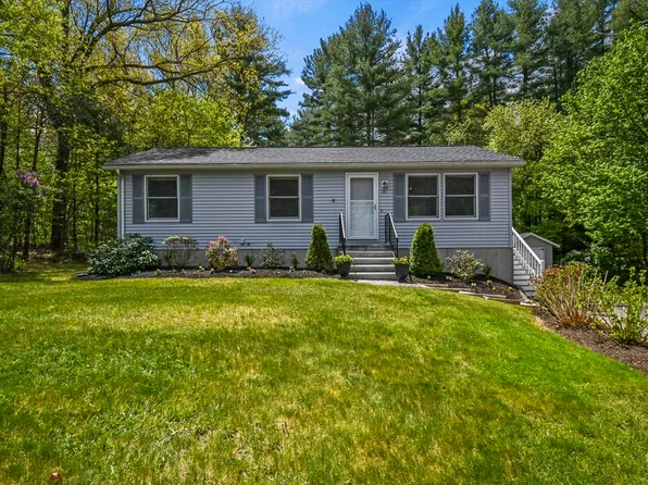 16 Sharon Cir, Uxbridge, MA 01569