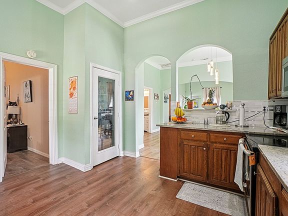 5th image of 600 S Fitzhugh Ave