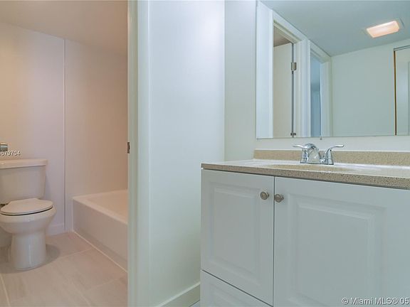 5th image of 20301 W Country Club Dr APT 525C