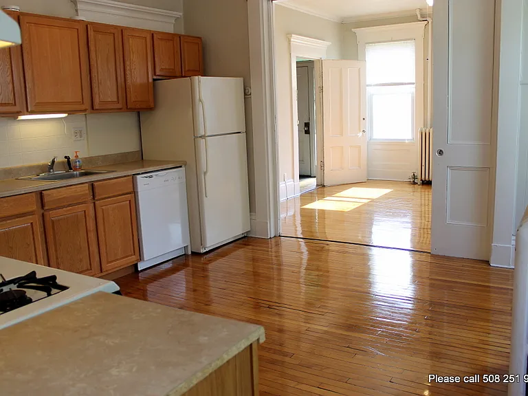 44 Chestnut St #1 — Photo 1