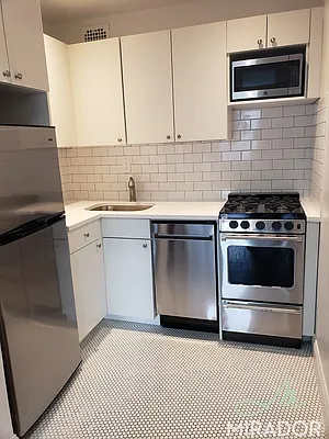 Rented by Mirador Real Estate | media 3