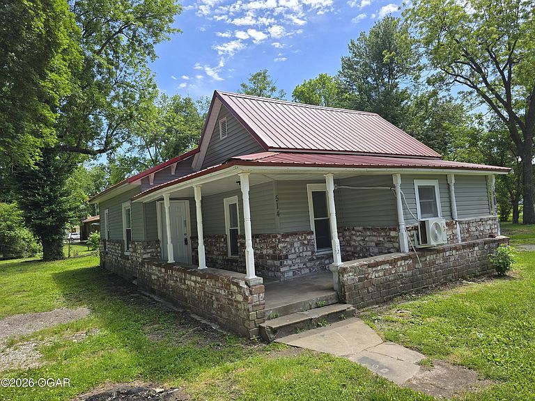 Listing photo 4