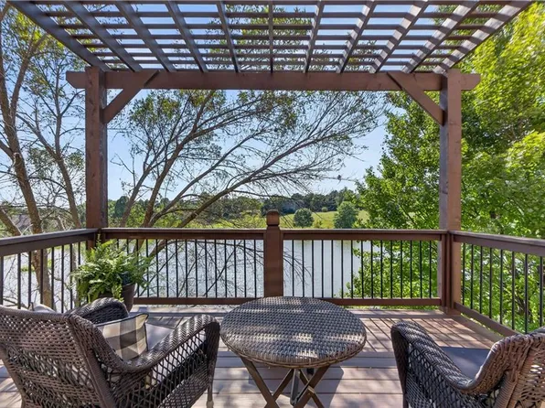 16100 Linden St, Overland Park, KS 66085