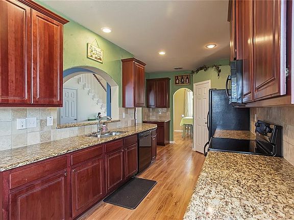 3rd image of 1734 Twin Hills Way