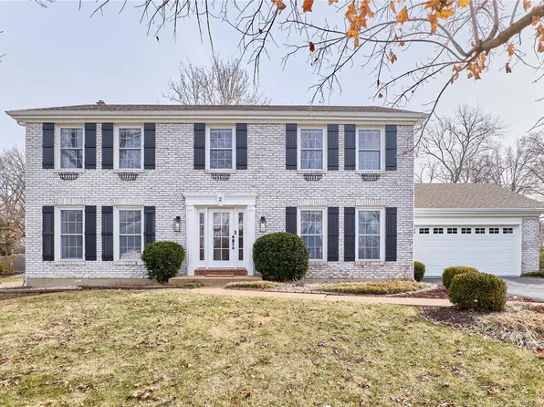 2 Morena Ct, Ballwin, MO 63011