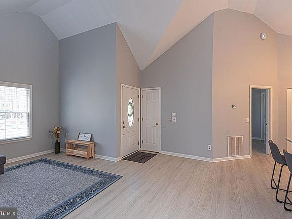 4th image of 47 Falcon Bridge Rd