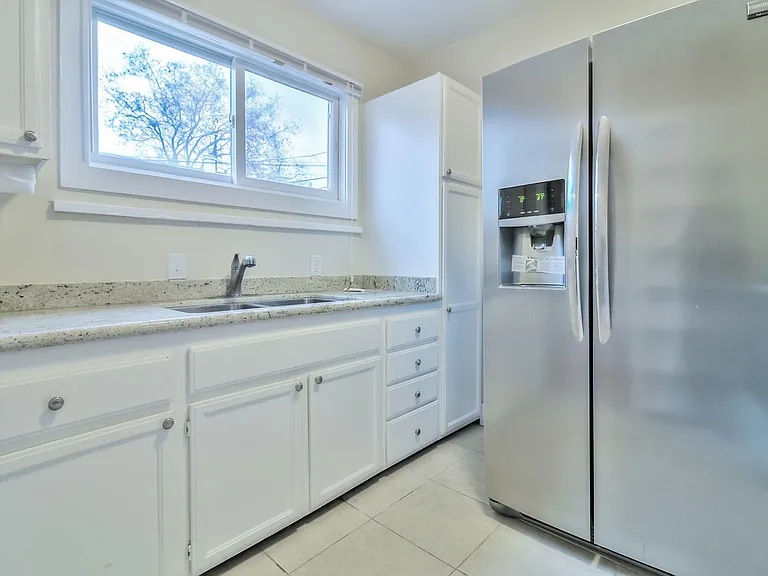 1076 Waco St — Photo 10