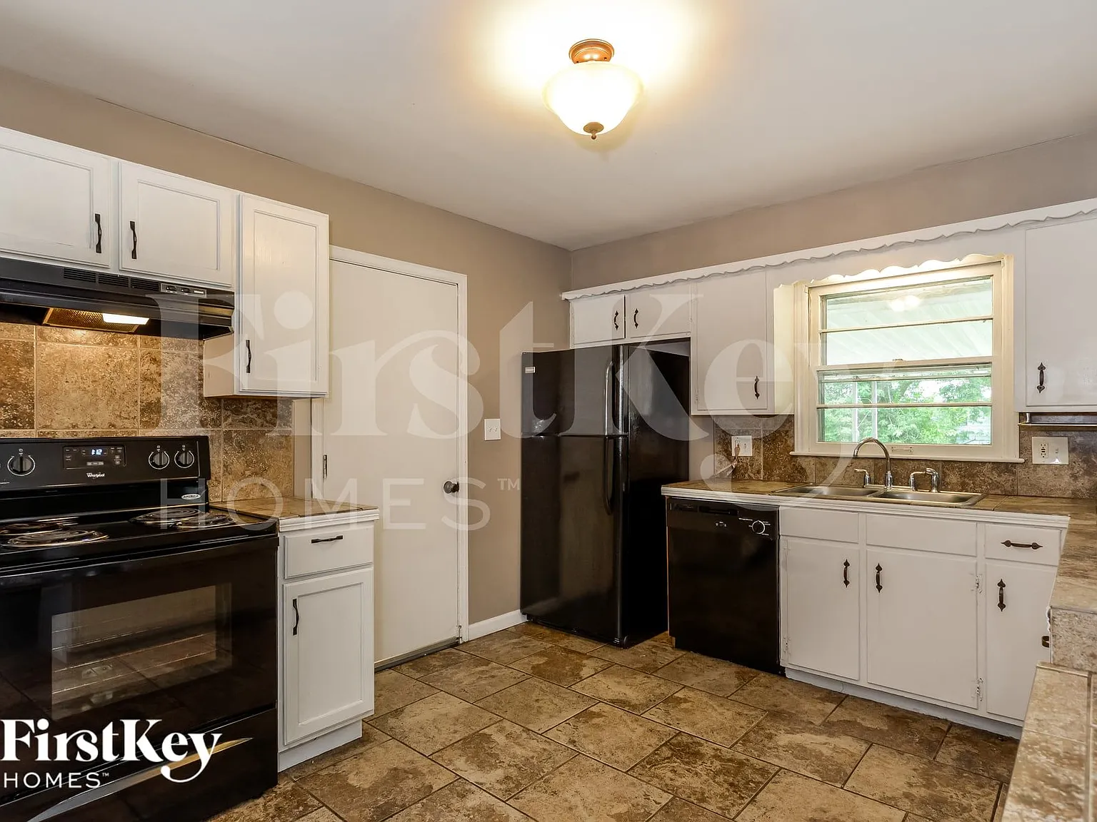 3 bed, 2.0 bath, 1288 sqft, $1,785 — Photo 4