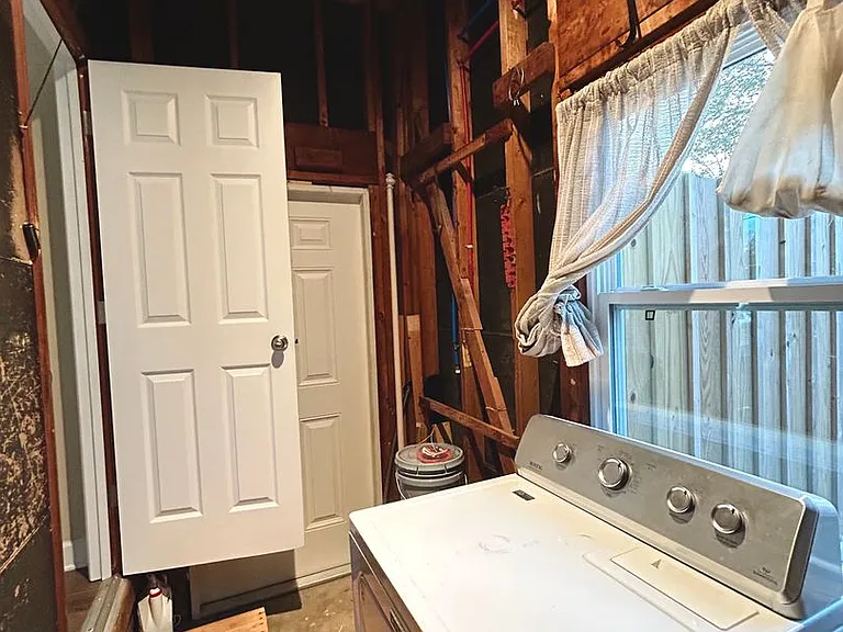 408 Lynette Dr — Photo 24