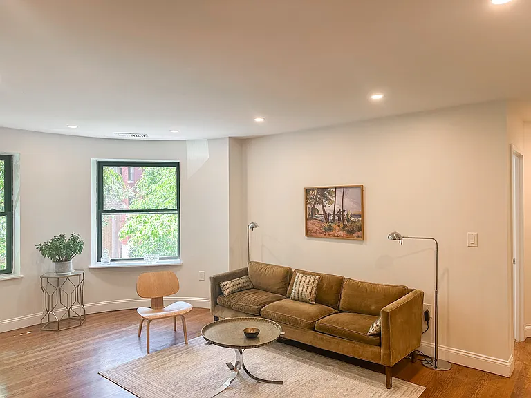 79 Gainsborough St #204 — Photo 2