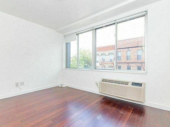 3rd image of 287 Stanhope St #2A