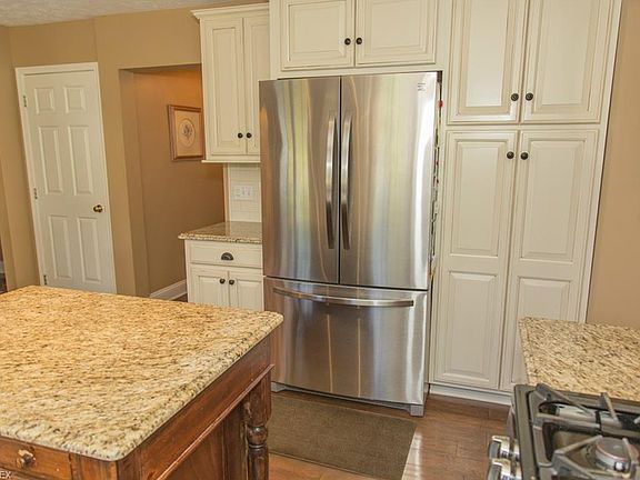 5th image of 4371 Wedgewood Dr