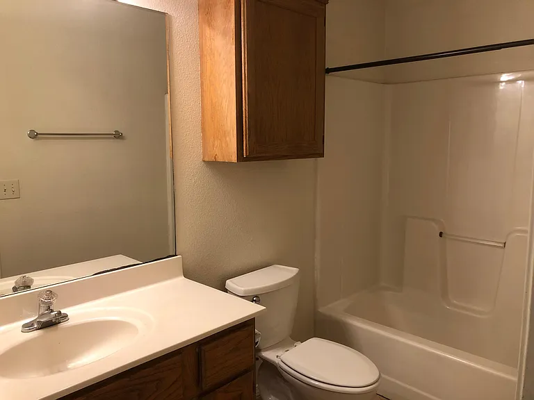 1942 N Pine Valley Dr — Photo 9
