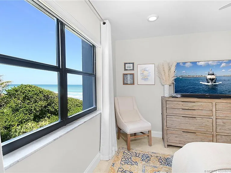 1289 NE Ocean Blvd #11 — Photo 29