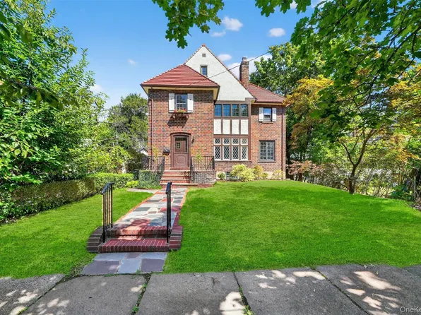 15 Park Place, Fleetwood, NY 10552