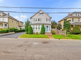 11 Miller St, Glen Cove, NY 11542