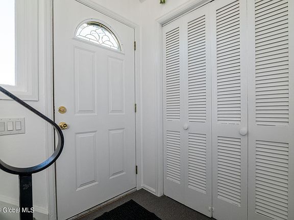 5th image of 40 Eliot Ave