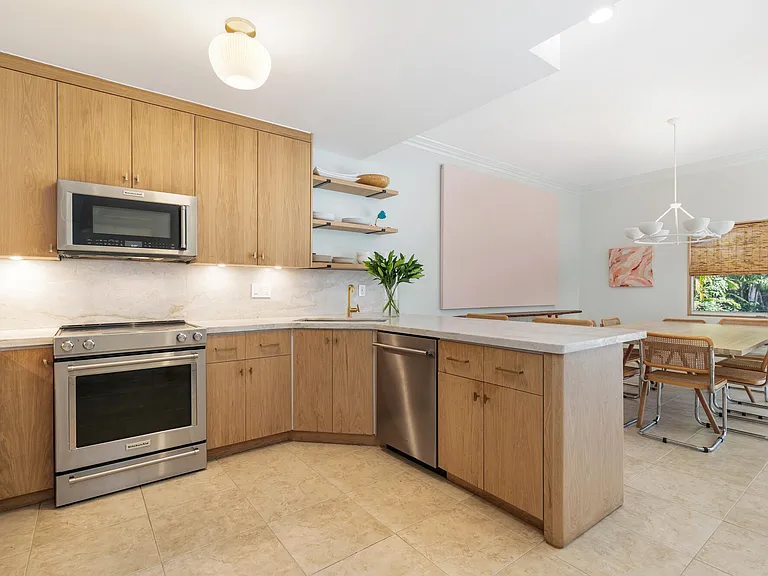 375 Plymouth Rd — Photo 8