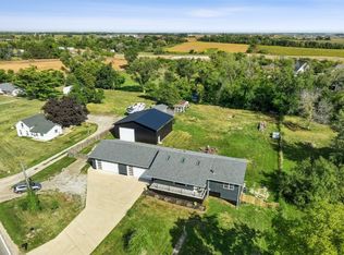 2698 E Robins Rd, Marion, IA 52302