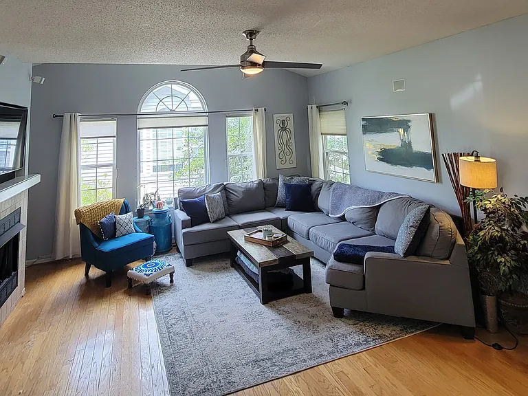 3974 Shady Oaks Dr — Photo 3
