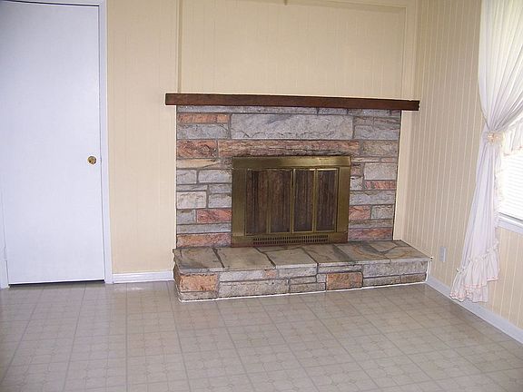 4th image of 205 Shuler Dr
