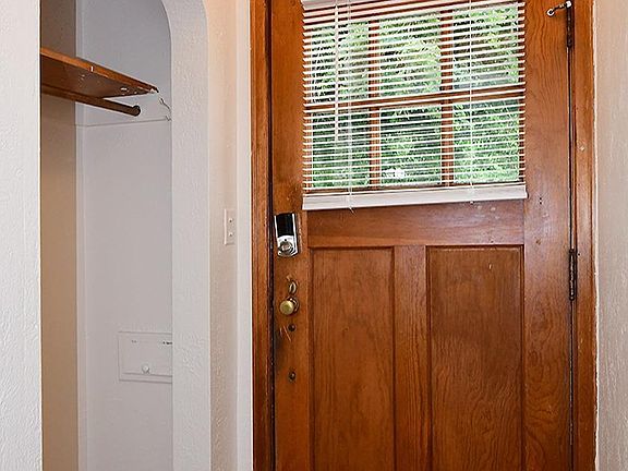 4th image of 4406 Pacific St