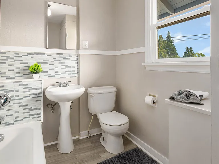 2313 Everett Ave #3 — Photo 10