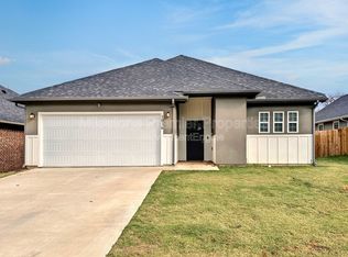 1036 Ray Dr, Denison, TX 75020