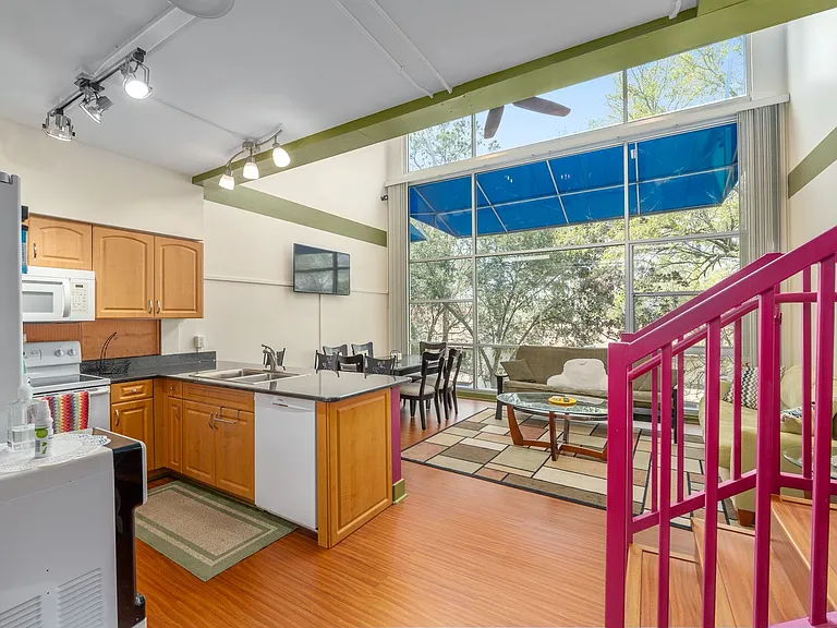2515 SW 35th Pl #219 — Photo 2