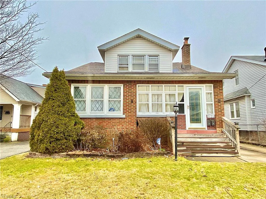 3726 W 138th St photo 1