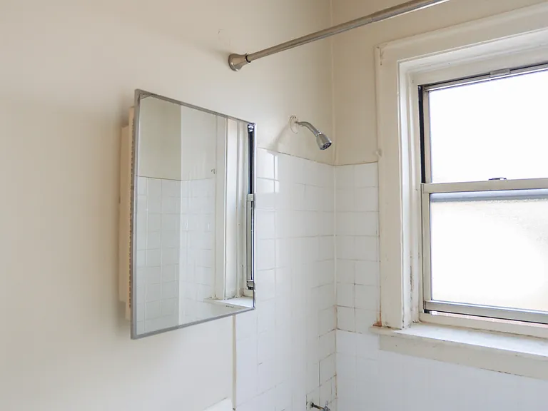 1101 W Roscoe St #20 — Photo 6