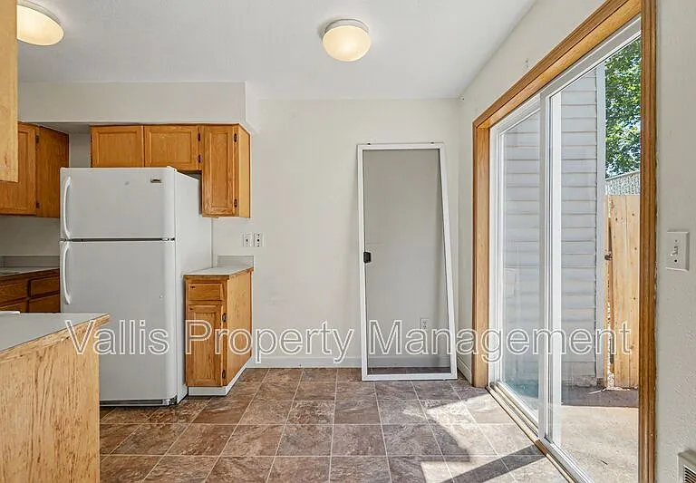 5262 Springcrest Dr S — Photo 13