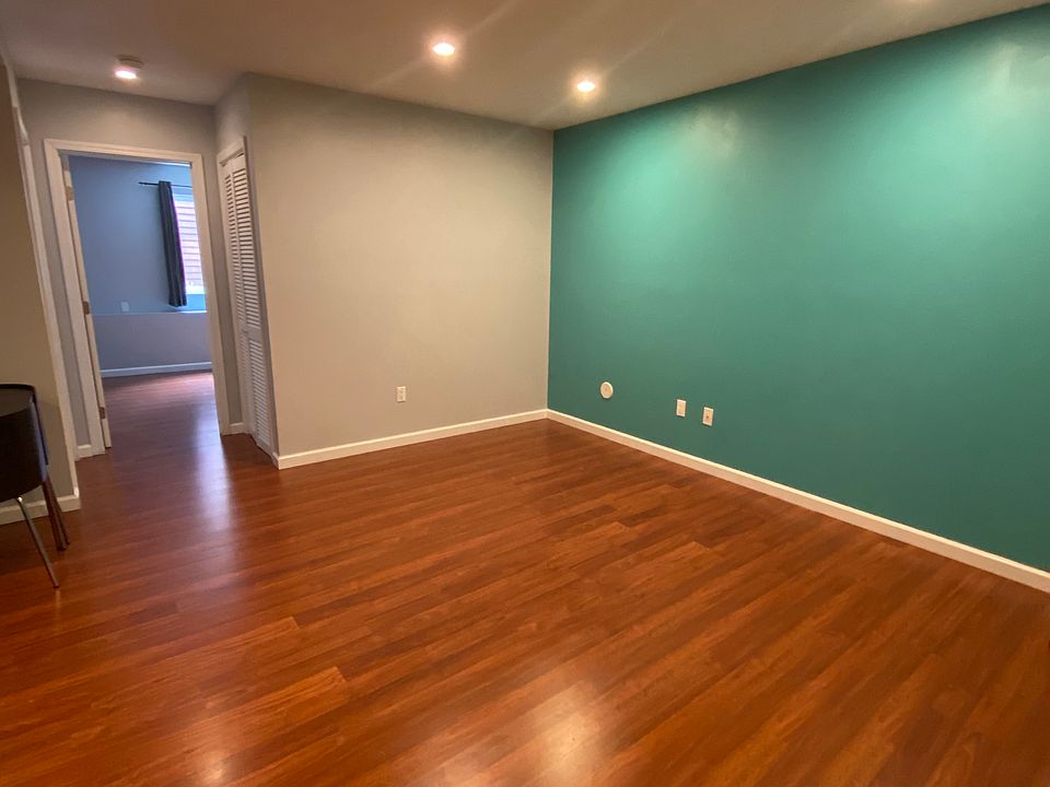Living room/ dining