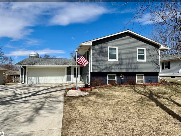 318 26th Ave S, Clear Lake, IA 50428