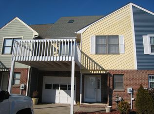 504 E Bay Dr, Sneads Ferry, NC 28460