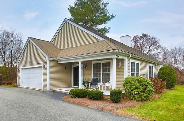 1st image of 27 Dunbar Dr