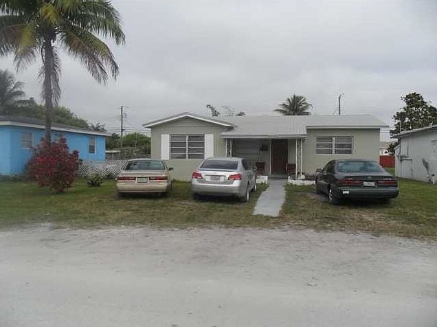 2nd image of 2731 Funston St