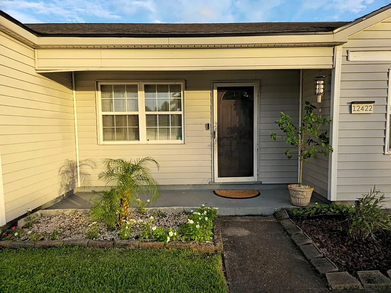 12422 Coulson St — Photo 2