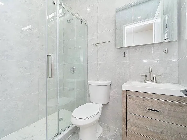 5718 3rd Ave #1R — Photo 7