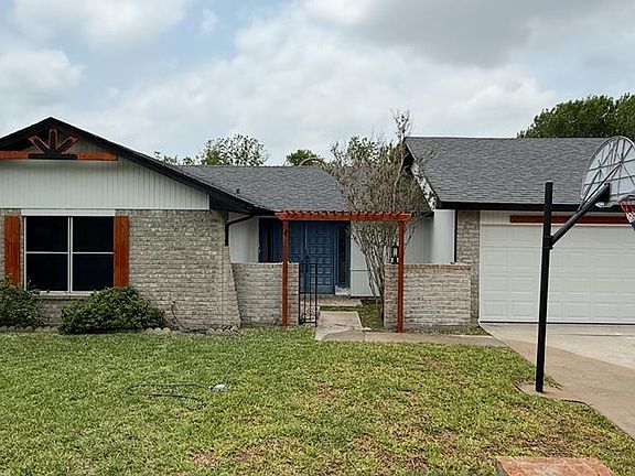 3rd image of 1813 N Redbird Ln